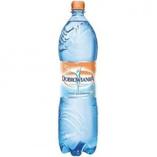Woda Dobrowianka 1,5L lekko gazowana (6but)